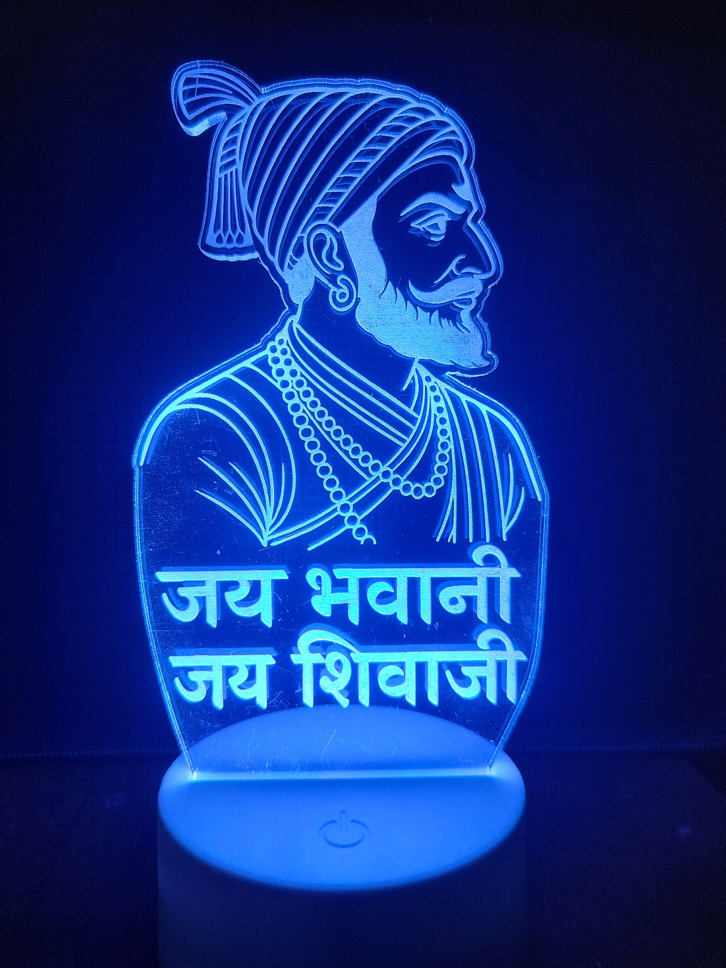 Close-up view of Shivaji Maharaj’s engraved face on acrylic
Zoomed detail of Shivaji portrait in 3D lamp
Face detail of Shivaji Maharaj in LED illusion light
Laser-etched Shivaji Maharaj face portrait close-up