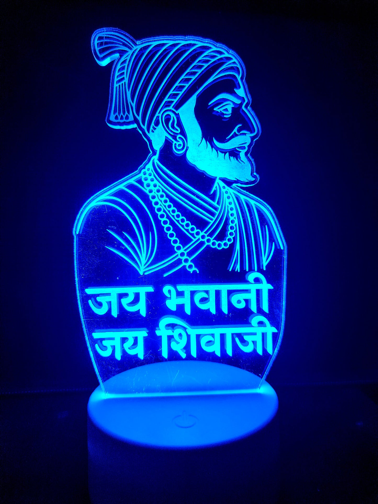 Hand holding LED Shivaji Maharaj 3D lamp
Portable LED acrylic lamp of Shivaji Maharaj
Showcasing Shivaji portrait lamp held in hand
Lightweight 3D lamp of Shivaji for easy placement