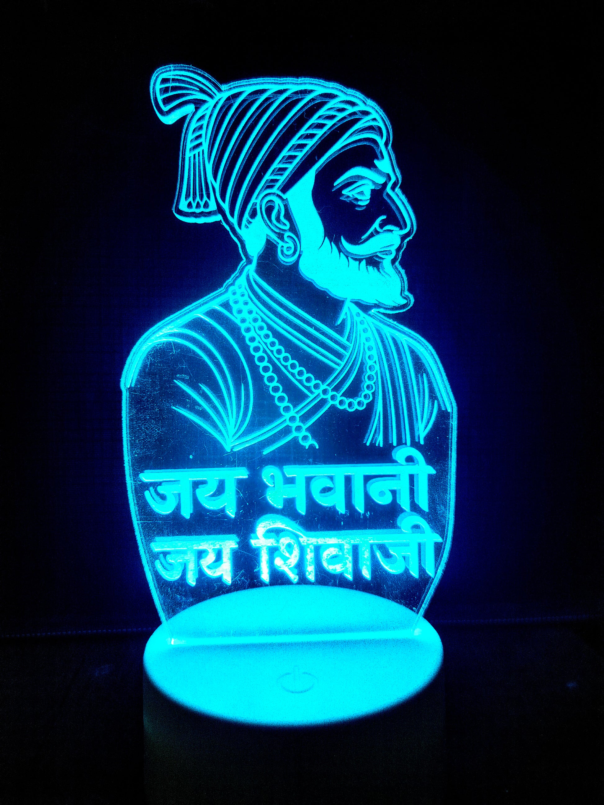 Side angle of Shivaji Maharaj 3D LED portrait lamp

Acrylic portrait lamp of Shivaji Maharaj from side

Laser-etched portrait lamp viewed from angle

3D illusion portrait of Shivaji Maharaj in side view